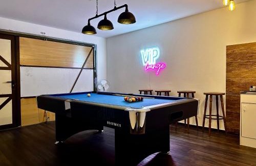 Neef Apartment | Stilvolle Wellness-Ferienwohnung in Neef Whirlpool, Sauna, Grill, Fitness, Billard & Moselblick