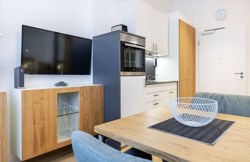 Wismar Apartment | Stilvolles 1-zimmer-apartment in Außergewöhnlicher Hafenlage im Maritimen Wismar