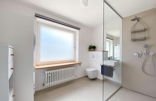 Wolfratshausen Apartment | Stilvolles Apartment mit Bergblick-Hütte und Garten
