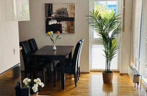 Wiesdorf Apartment | Stilvolles Business-Apartment mit Balkon in Leverkusen Wiesdorf - All-Inclusive Wohnen