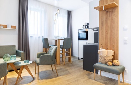 Wismar Apartment | Stilvolles, Topmodernes Eck-apartment mit Hafenblick im Alten Hafen Wismars