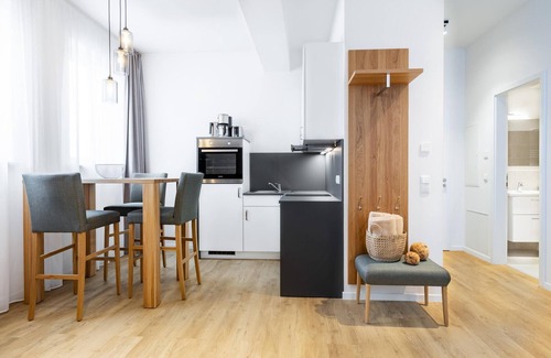 Wismar Apartment | Stilvolles, Topmodernes Eck-apartment mit Hafenblick im Alten Hafen Wismars