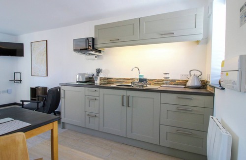 Bromlow Cottage | STIPER VIEW BARN 1, family friendly, with a garden in Gravels Bank