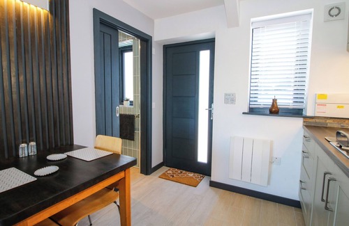 Bromlow Cottage | Stiper View Barn 2
