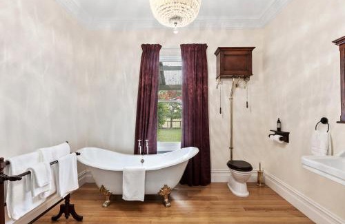 Mansfield House | Stirling Homestead Farmstay Cottages Mansfield