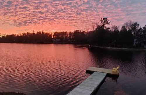 Quinte West House | Stirling Lakehouse - Cottage on the Lake, with Hot Tub