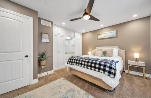Quinte West House | Stirling Lakehouse - Cottage on the Lake, with Hot Tub
