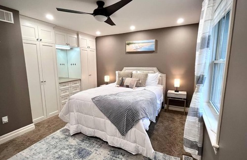 Quinte West House | Stirling Lakehouse - Cozy Waterfront Cottage