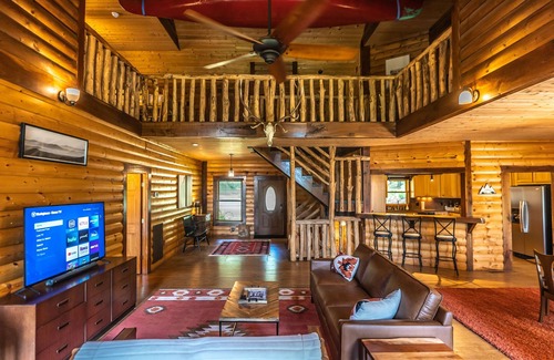 Ennice Cabin | Stocked Fishing Pond + Private + Hot Tub + Game Room!