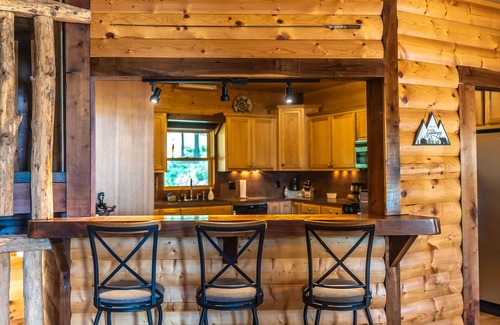 Ennice Cabin | Stocked Fishing Pond + Private + Hot Tub + Game Room!