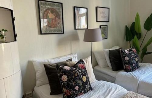Norrmalm Apartment | Stockholm Loft Haven 3 Beds in a 1- Bedroom Gem - 917