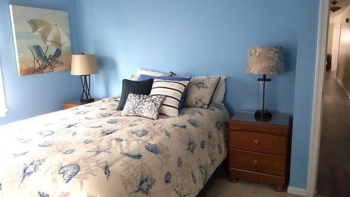 Country Club Estates House | Stockley street 311