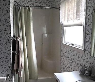 Country Club Estates House | Stockley street 311