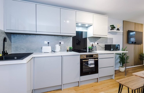 Offerton House | Stockport | Parking | Sleeps 5