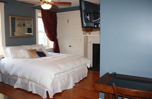 Bowmansdale Bed & Breakfast | Stocks Manor Bed and Breakfast
