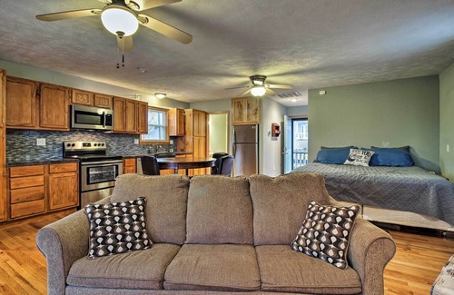 Umber View Heights Apartment | Stockton Lake Escape w/Kitchen, Half Mile to Lake