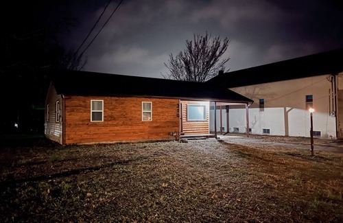 Stockton House | Stockton Lakes’ Rustic Retreat - Cozy & Close