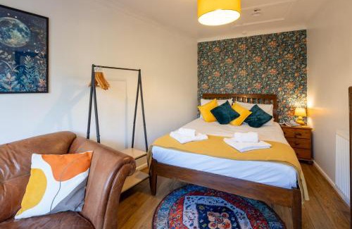 Hanham House | Stockwood House by Cliftonvalley Apartments