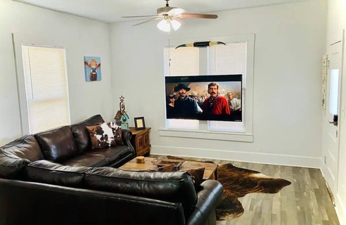 Fort Worth House | Stockyards Getaway