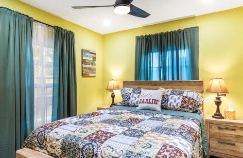 Fort Worth House | Stockyards Longhorn House, TCU close by