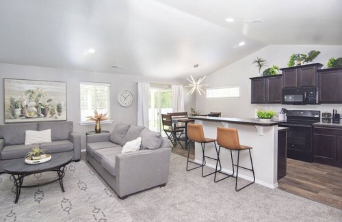 Nampa House | Stoddard Path Home | NNU | Greenbelt | Huge Yard