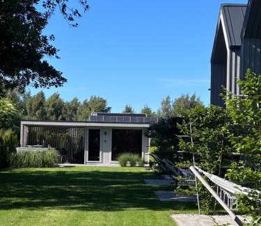 Karwienskie Bloto Drugie Cabin | Stodoły na Fali