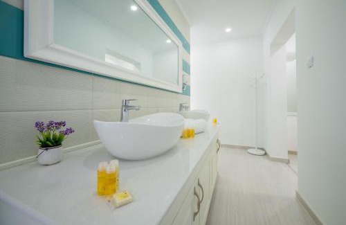 Donji Stoliv Villa | StOliva RESIDENCE with infinity pool