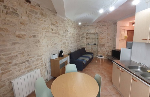 Barjac Apartment | Stone apartment in the heart of Barjac
