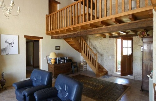 Larressingle House | Stone barn converted into gite near Condom in a quiet hamlet