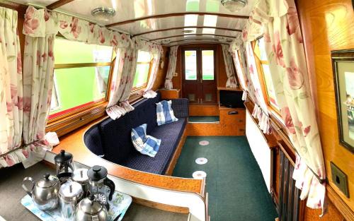 Stone House | Stone - Boat - Sleeps 8 - Pet Friendly-85ws