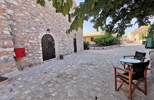 Omales Apartment | Stone built studio for 2,Olive Grove,Near Beach,Mani 3