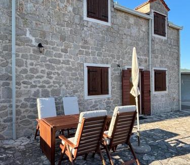 Central Dalmatia Apartment | Stone cottage Aria