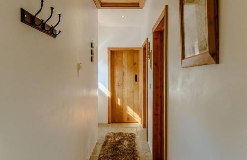 Bromlow House | Stone Cottage