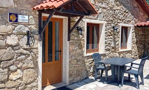 Curtis House | Stone Cottage O CEBREIRO