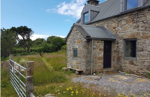 Sleat House | Stone Cottage Skye - Cosy Coastal Cottage. Unique blend of Traditional & Modern.