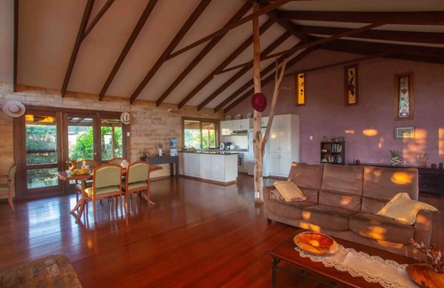 Kiwarrak Cottage | Stone Cottage Wallaby Ridge Hideaway Retreatn
