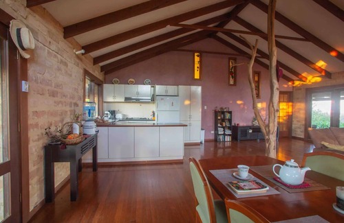 Kiwarrak Cottage | Stone Cottage Wallaby Ridge Hideaway Retreatn