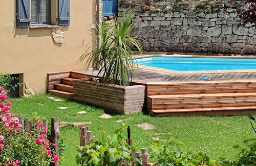 Saint-Cybranet Cottage | Stone Cottage with pool next to medieval villages castles -Dordogne River Valley