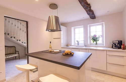 Gondrin House | Stone cottage with swimming pool - King size beds & Pyrenees views