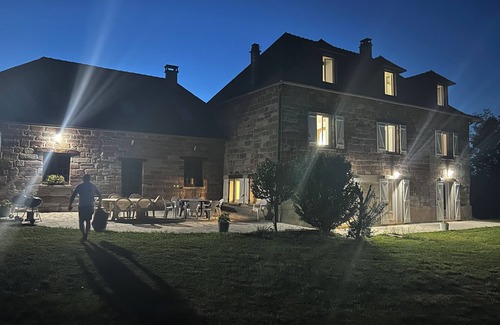 Saint-Aulaire House | Stone country house overlooking the valley, set in 3000 m2 of land