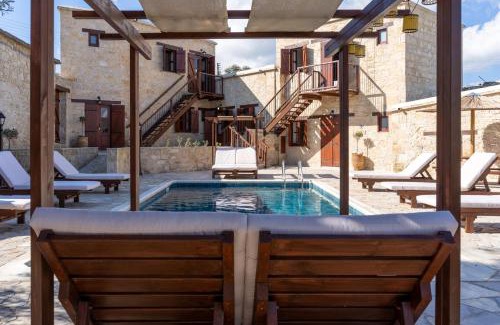 Giolou Apartment | Stone Court Boutique Studios
