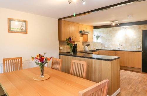 Hoylandswaine Cottage | STONE FARM COTTAGE, pet friendly, with a garden in Wortley