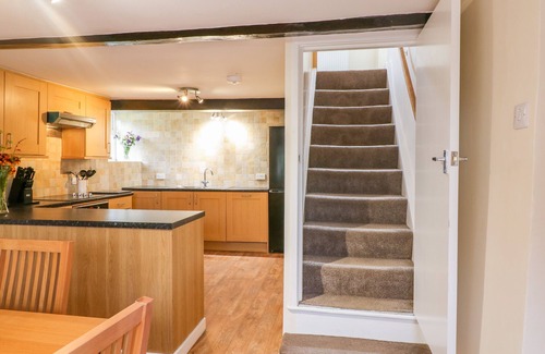 Hoylandswaine Cottage | STONE FARM COTTAGE, pet friendly, with a garden in Wortley