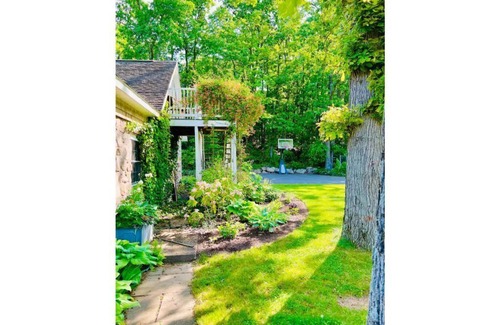 Guilford House | STONE GARDEN GETAWAY 🌸Families☀️Reunions🌸Dogs🐶
