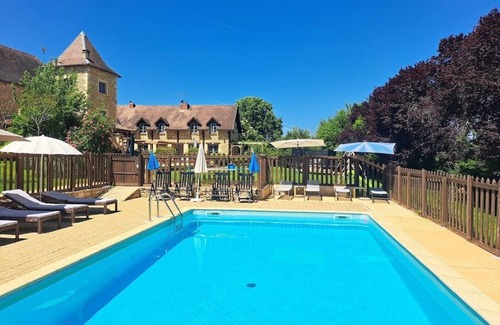 Saint-Aubin-de-Nabirat House | Stone gites, peaceful, large pool & many on-site activities, ideal for families.