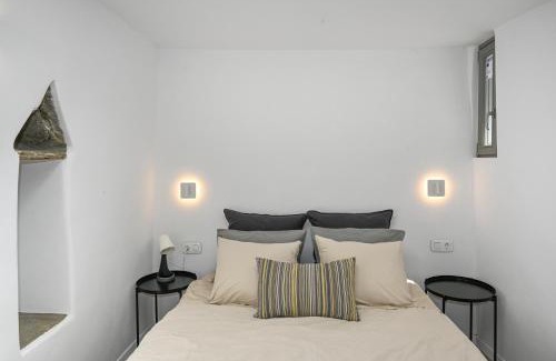 Arnados House | Stone Grey Arnados