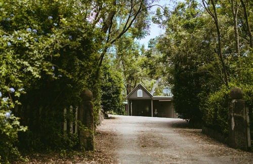 Ebenezer House | Stone Guest House Ebenezer - our historic property awaits your imagination.