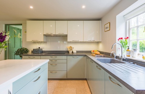 Deal House | Stone Hall Farmhouse is a stunning Grade II listed house with Georgian and Victorian origins, nestle