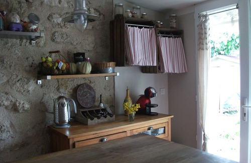 Le Puy-Sainte-Reparade House | Stone house in Provence