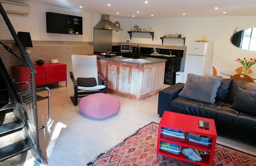 Les Adrets-de-l'Esterel House | Stone house with jacuzzi, between Cannes and Fréjus, independent mini loft, air conditioning